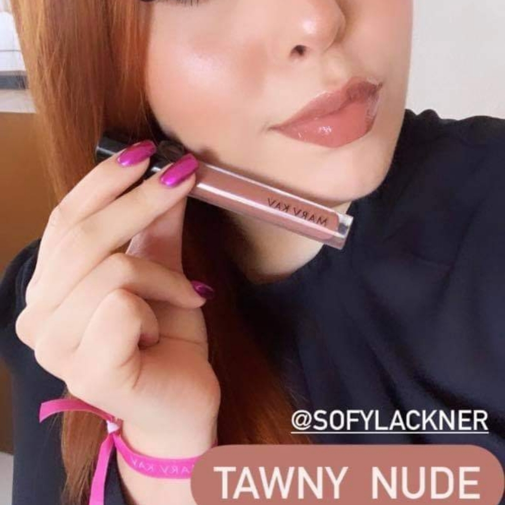 Mary Kay Unlimited Lip Gloss in Tawny Nude.